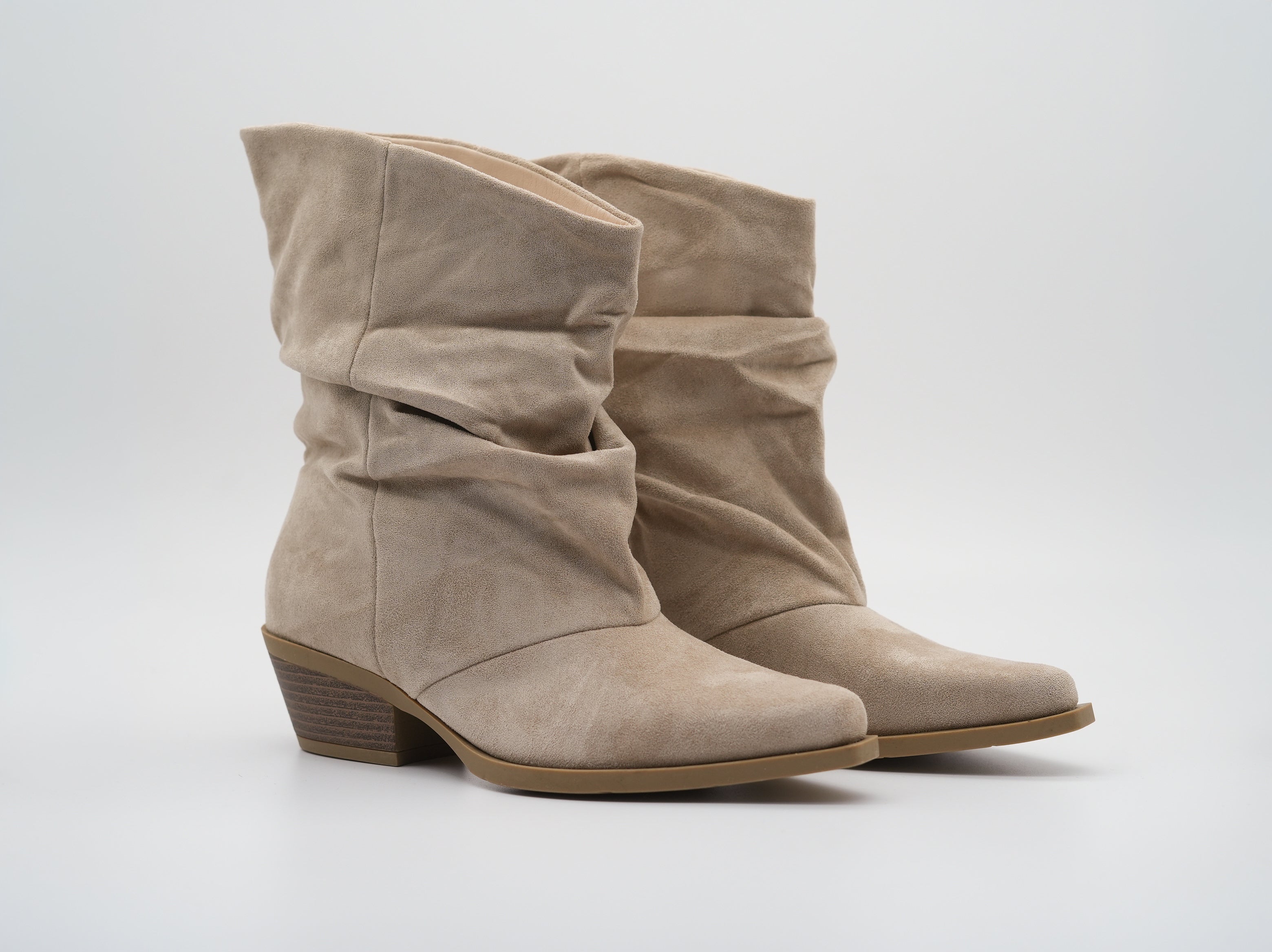Westernboots mit weitem Schaft Beige