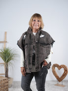oversize Jeans Weste im destroyed Look mit auffälligem Motiv
