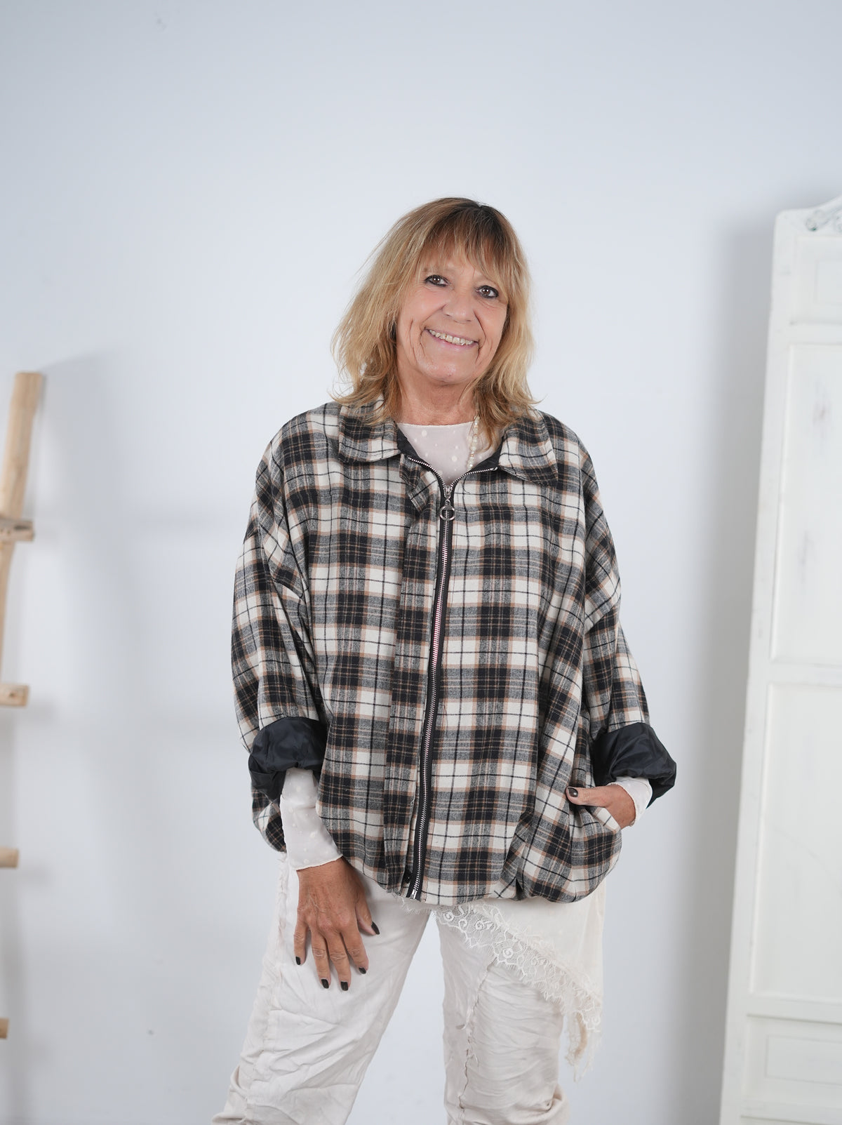 leichte Jacke im Flanell Stil, kariert Schwarz