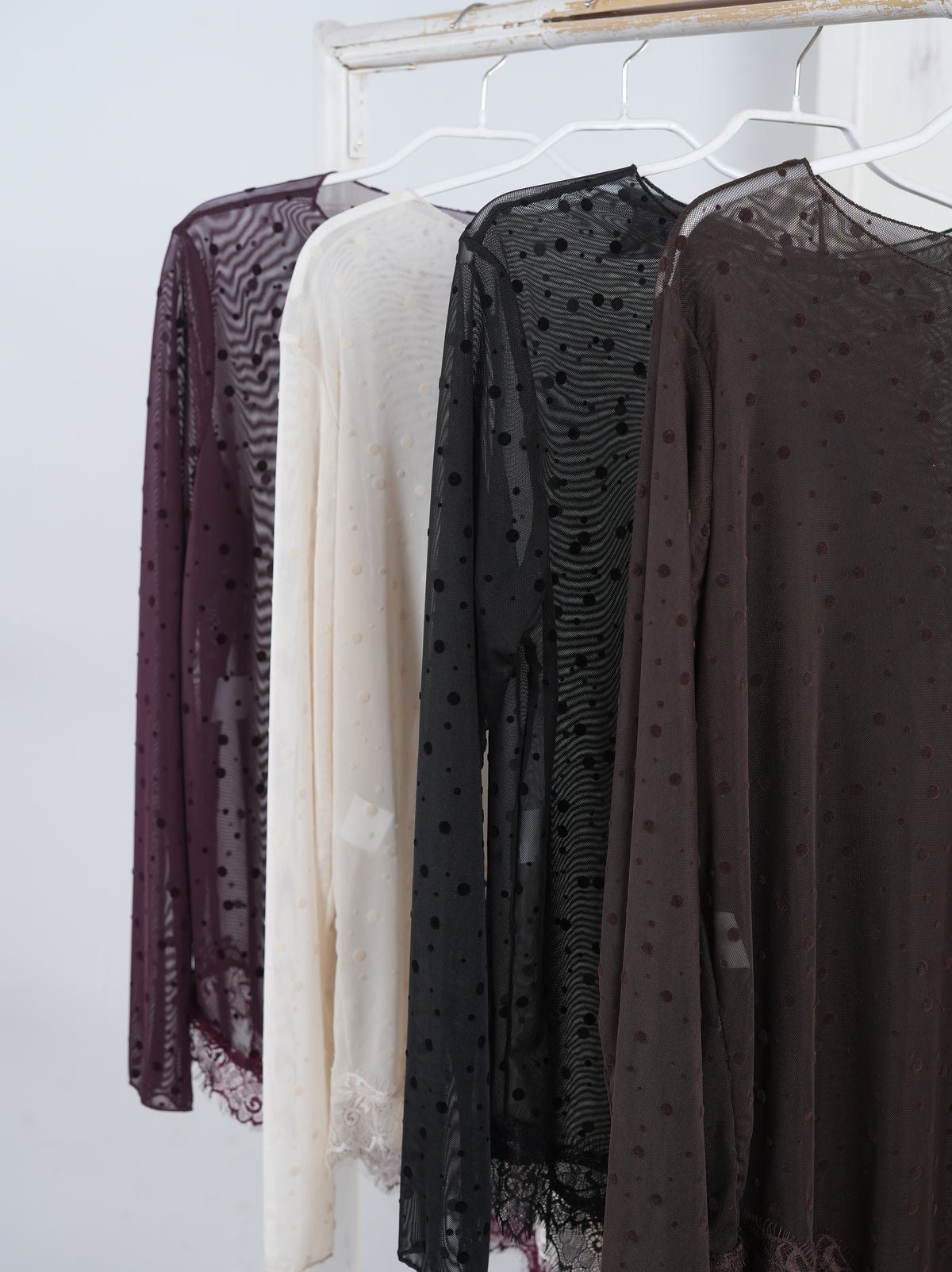 asymmetrisch geschnittenes Basic Shirt aus Mesh
