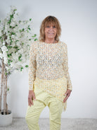 Asymmetrisch geschnittenes Shirt mit Blümchen verziert One Size (ca Größe 38-42) Gelb