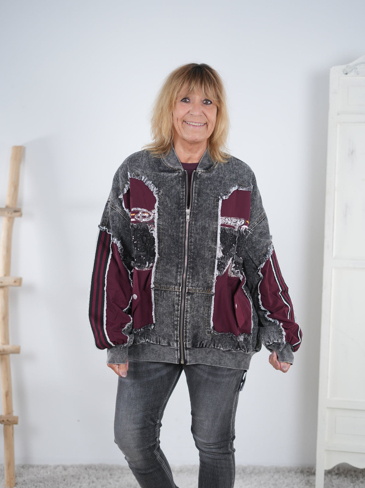 Ausgefallene College Jacke aus Jeans mit Hingucker Motiv