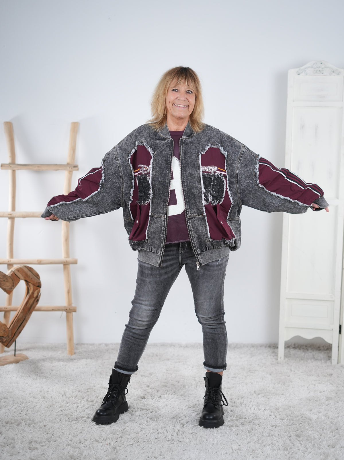 Ausgefallene College Jacke aus Jeans mit Hingucker Motiv