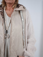 bequeme Jacke mit Strickeinsatz