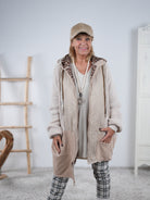 bequeme Jacke mit Strickeinsatz Beige