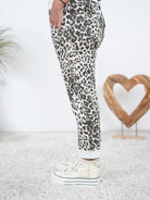 Bequeme Pants mit Gummibund im Leo Look