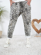 Bequeme Pants mit Gummibund im Leo Look