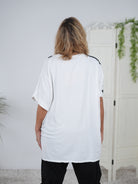 bequemes Shirt mit großem Schriftzug und Gurtband