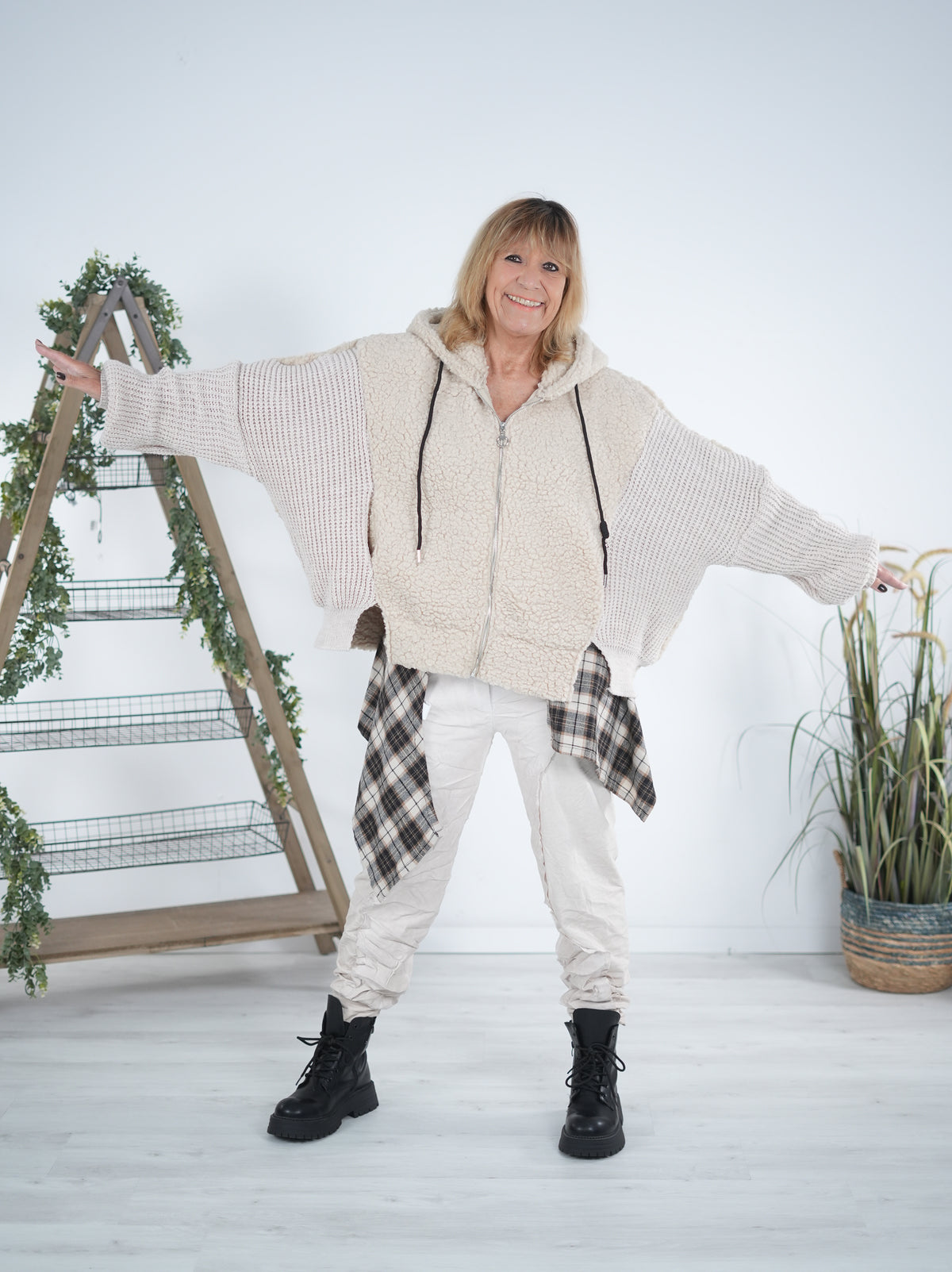 Cozy Jacke mit Strickärmeln Beige