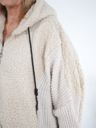 Cozy Jacke mit Strickärmeln