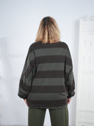 Gestreiftes Sweaty mit Neon Print und Außennähten