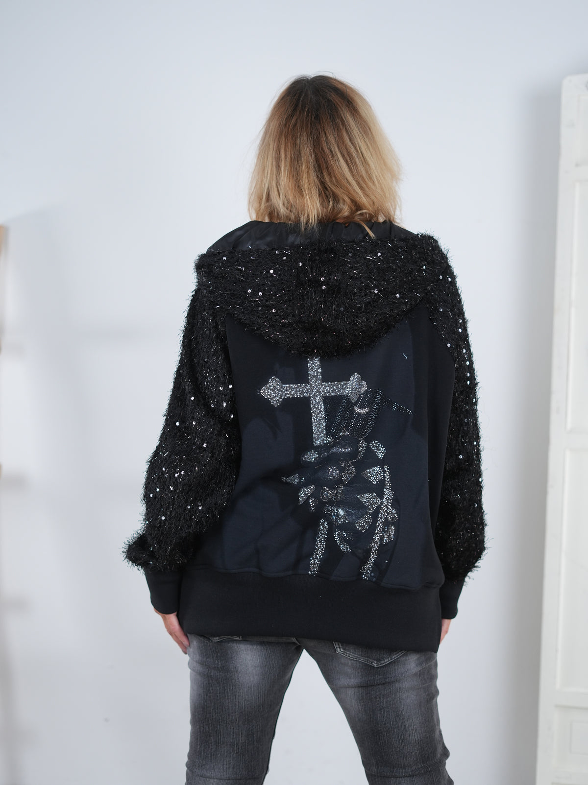 Hingucker Sweatshirtjacke mit Pailletten verziert Schwarz