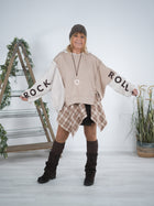 Hoody mit großem Schriftzug und Strickkapuze