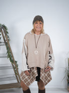 Hoody mit großem Schriftzug und Strickkapuze