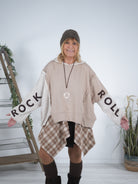 Hoody mit großem Schriftzug und Strickkapuze