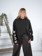 Hoody mit großem Schriftzug und Strickkapuze Schoko