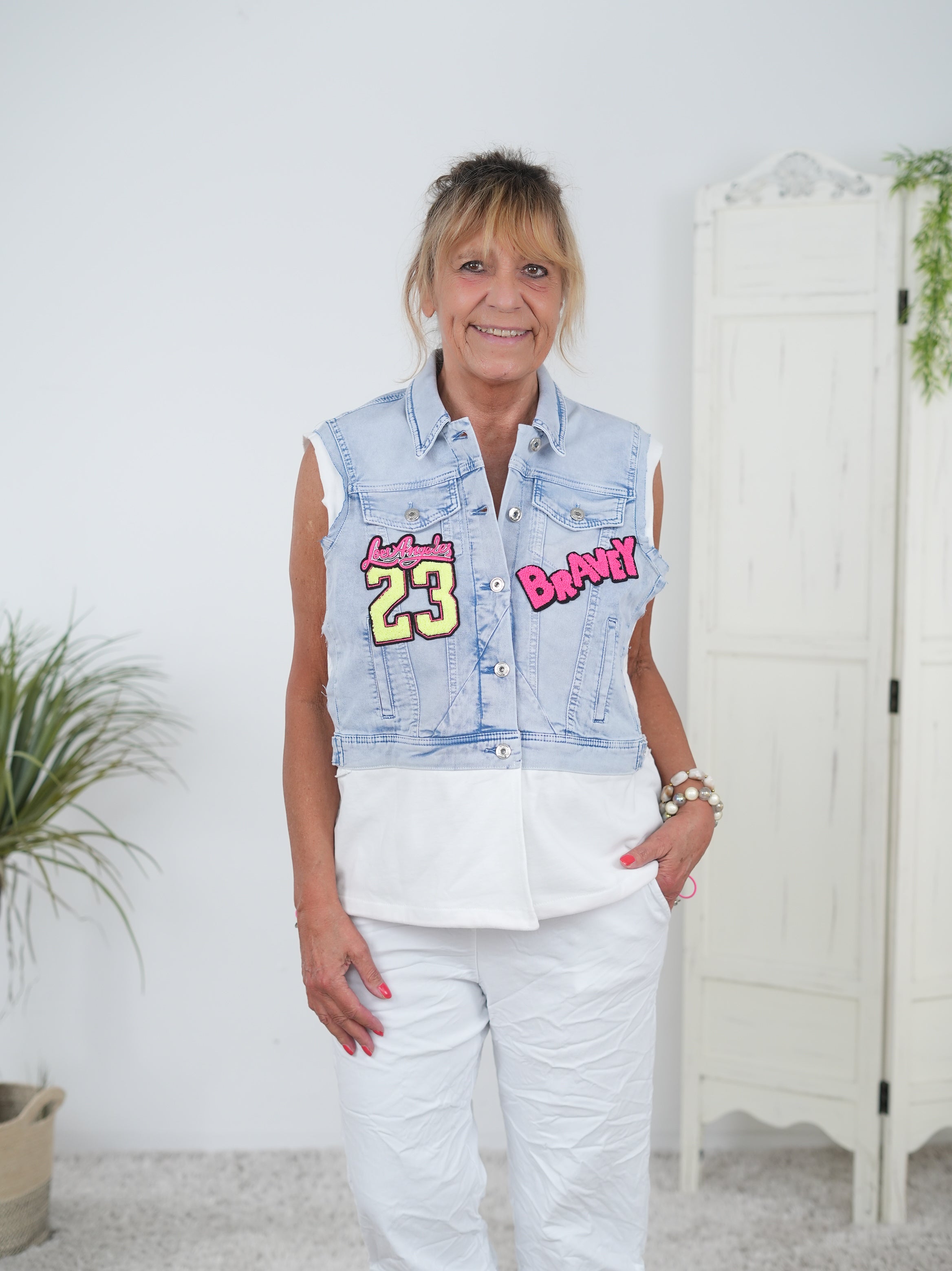 Jeans Weste mit auffälligen Patches