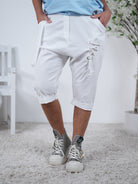 Kurze Baggy mit Schnürung Weiß