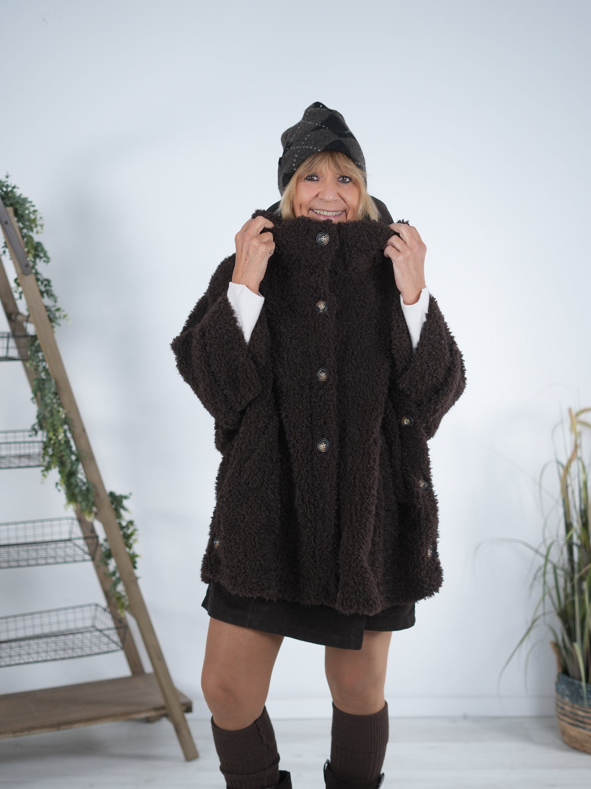 Kuschelige Poncho Jacke mit großer Kapuze