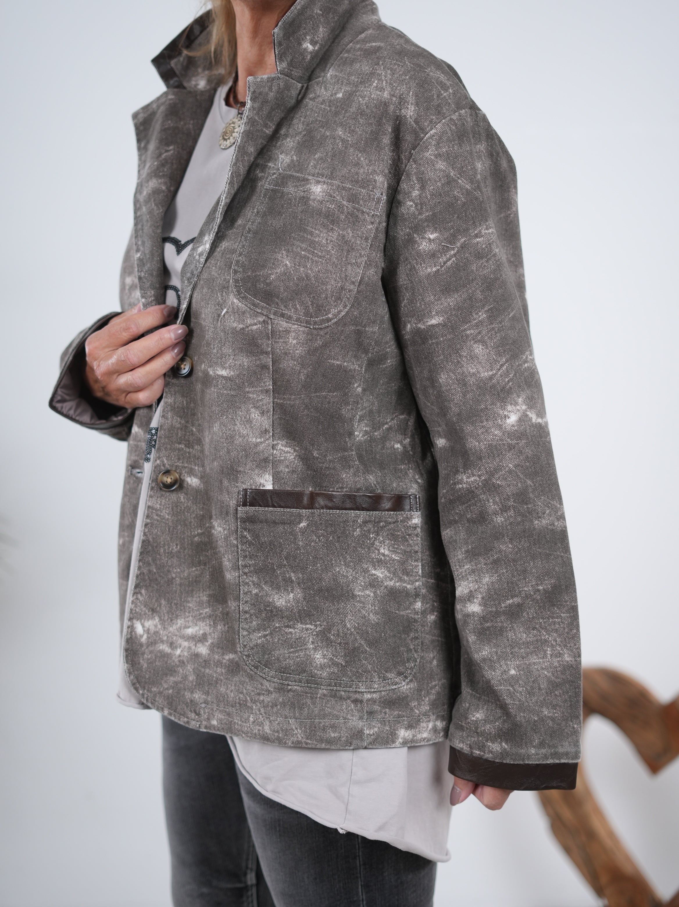 lässiger Jeans Blazer mit Ziernähten aus Kunstleder
