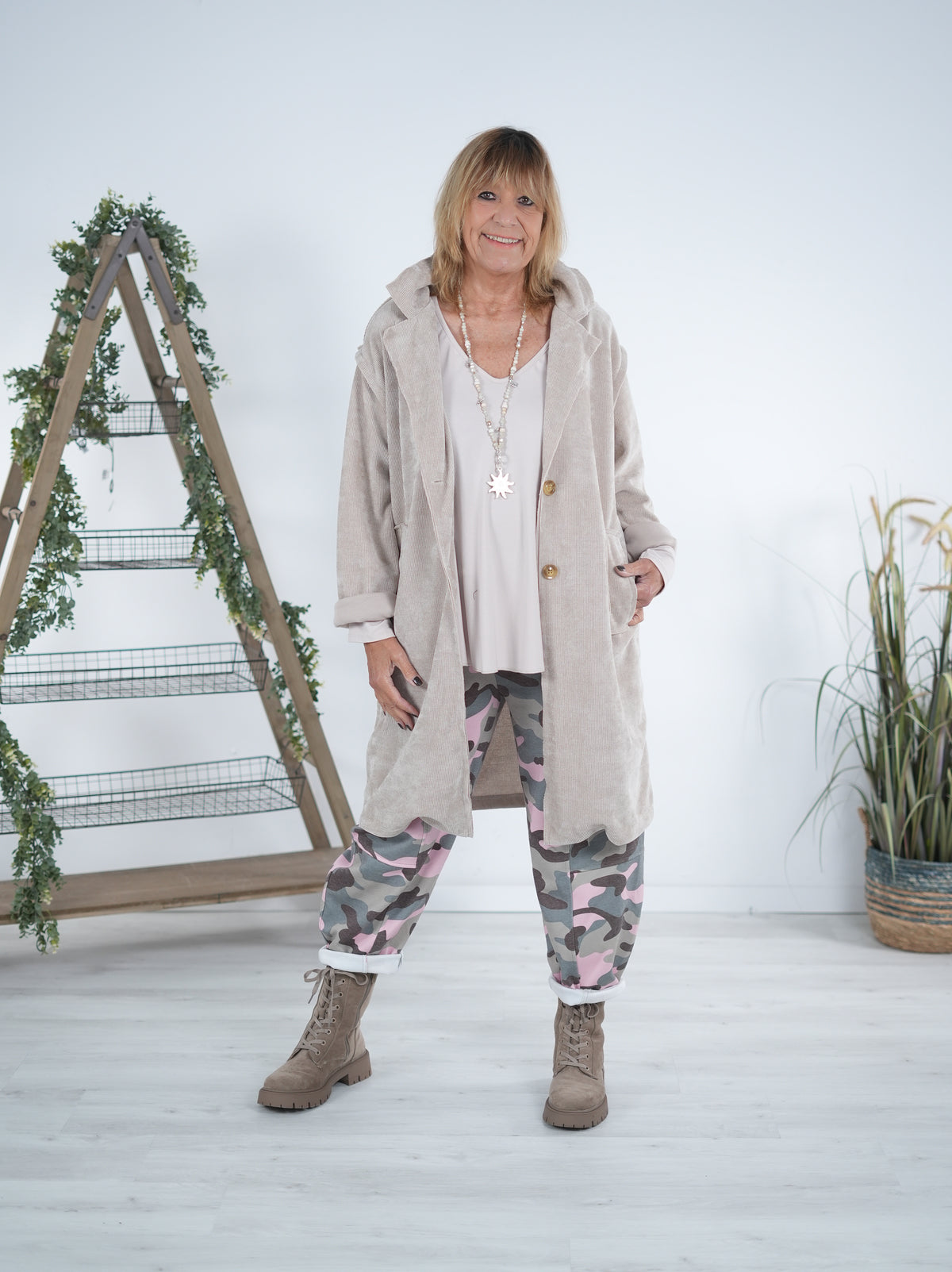 lässiger Kord Kurzmantel mit seitlichen Eingrifftaschen Beige