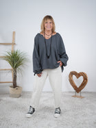 lässiges oversized Sweaty mit auffälligem Ausschnitt