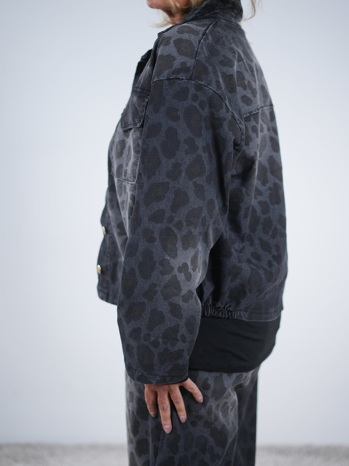 Leichte Leo Jacke mit Knopfleiste
