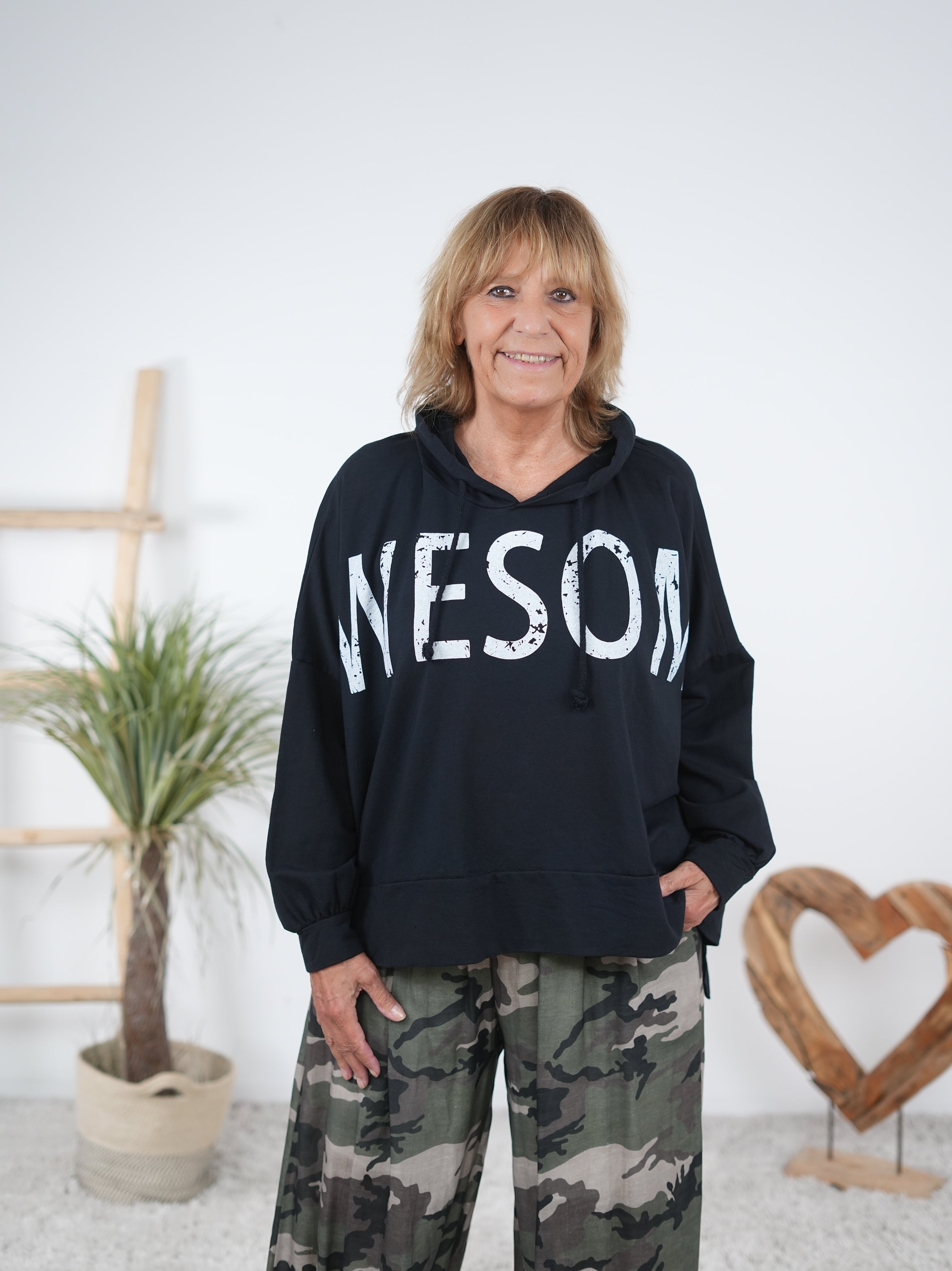 leichter Hoody im Vokuhila Schnitt Schwarz