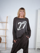 Leichtes Sweatshirt mit überschnittenem Arm und Print Schoko
