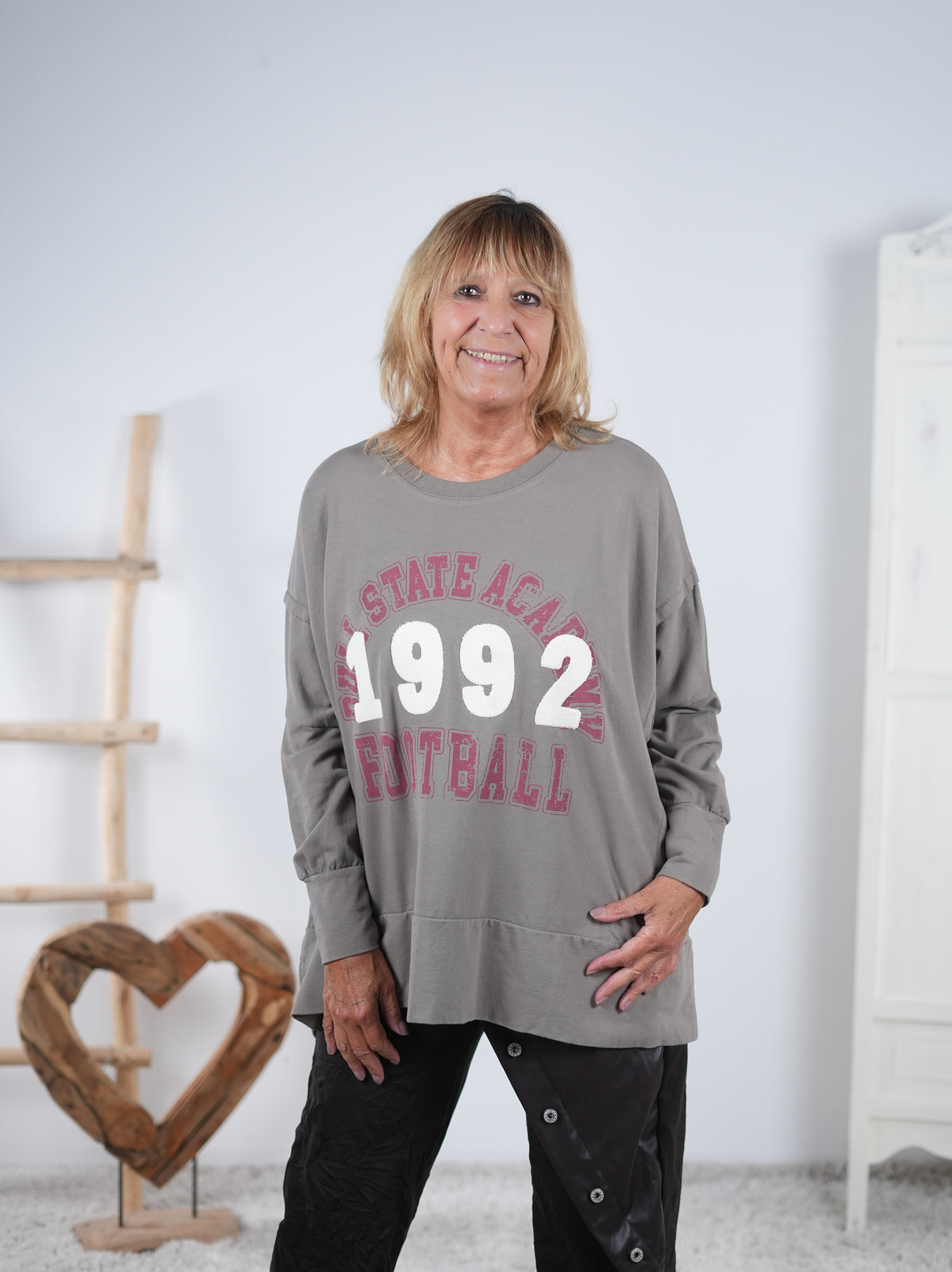 Leichtes Sweaty mit breitem Bündchen und Beflockung Taupe