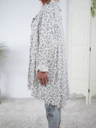 Leinen Cardigan im Leo Look