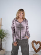 Niedliche Strickjacke, gestreift