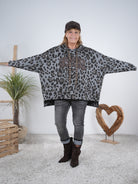 oversize Hoody im Leo Look mit "inspired" Schriftzug Grau