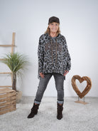 oversize Hoody im Leo Look mit "inspired" Schriftzug