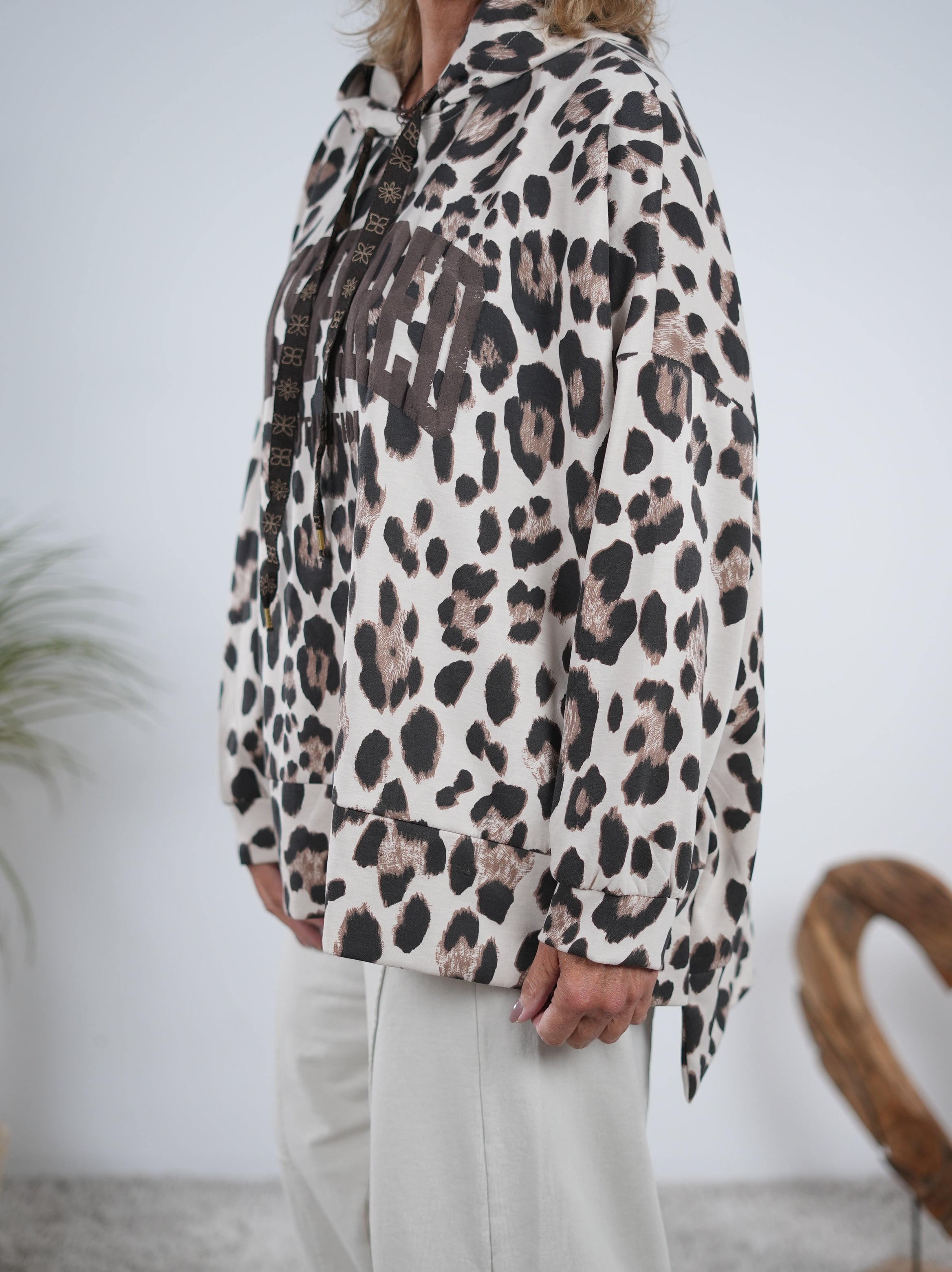 oversize Hoody im Leo Look mit "inspired" Schriftzug