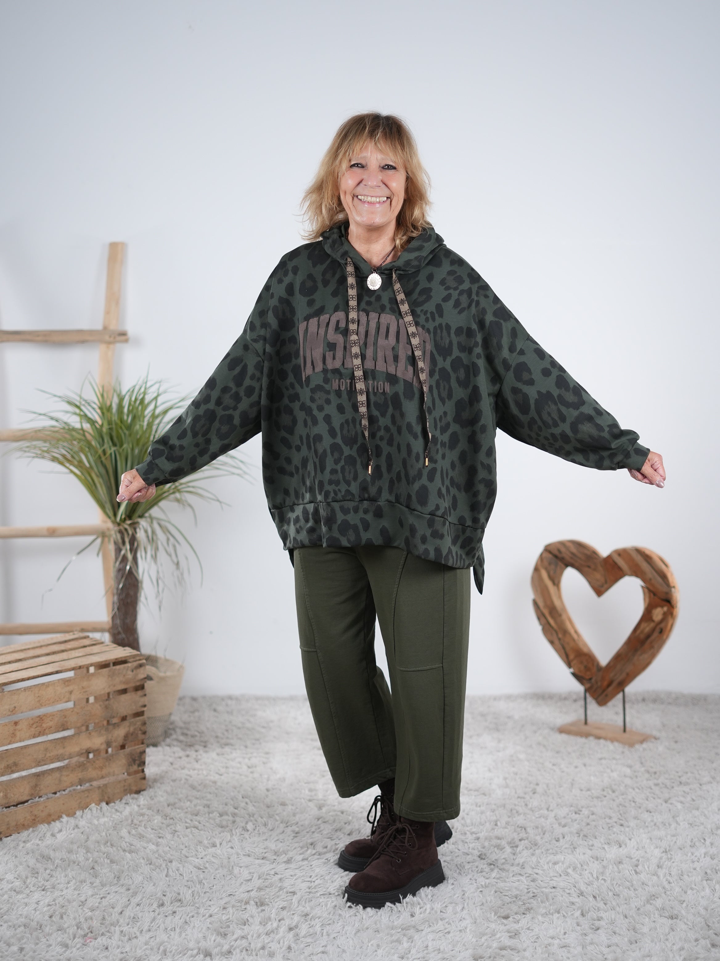 oversize Hoody im Leo Look mit "inspired" Schriftzug