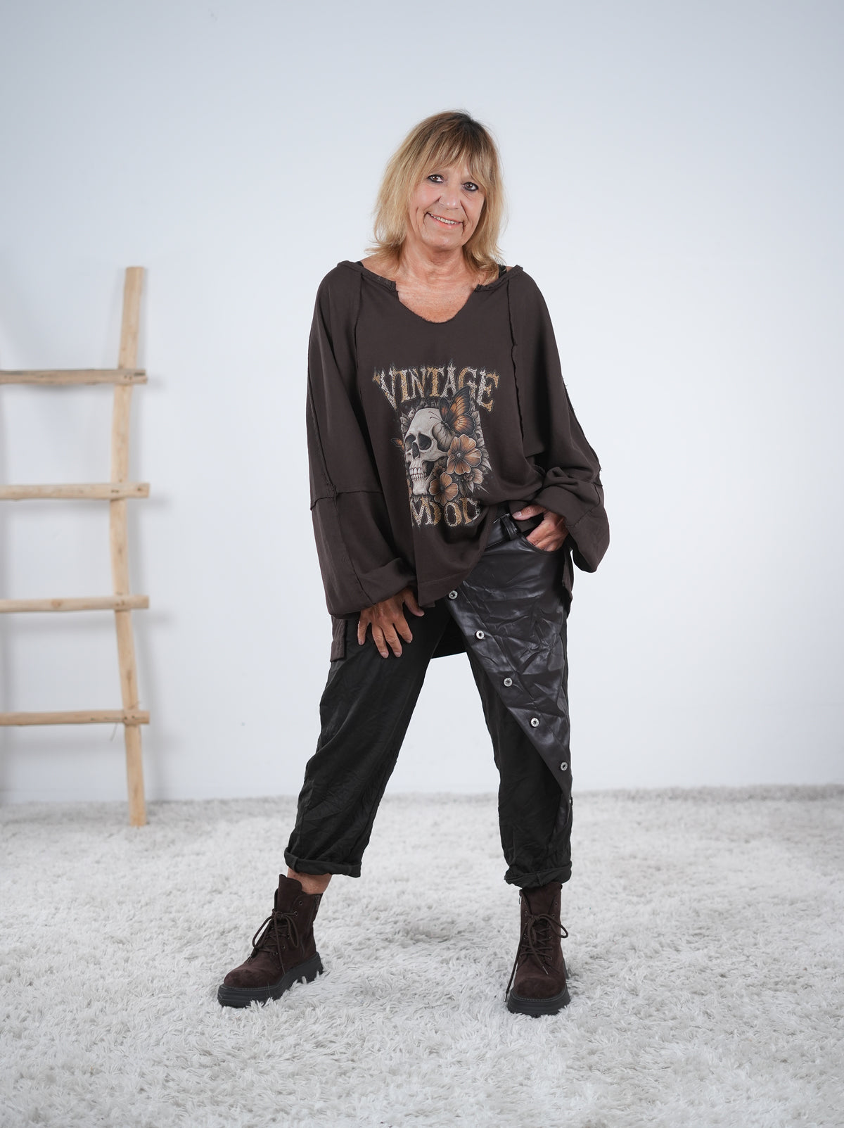 Oversize Sweaty mit "Vintage" Print und Außennähten
