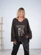 Oversize Sweaty mit "Vintage" Print und Außennähten