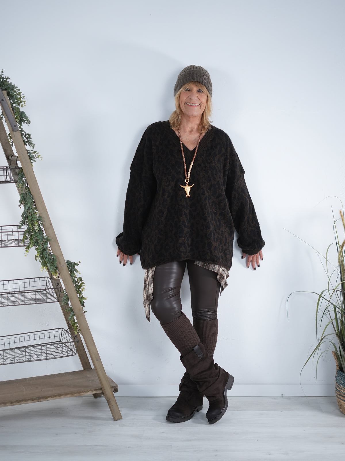 oversized Strickpulli im Leo Look mit V-Ausschnitt Schoko