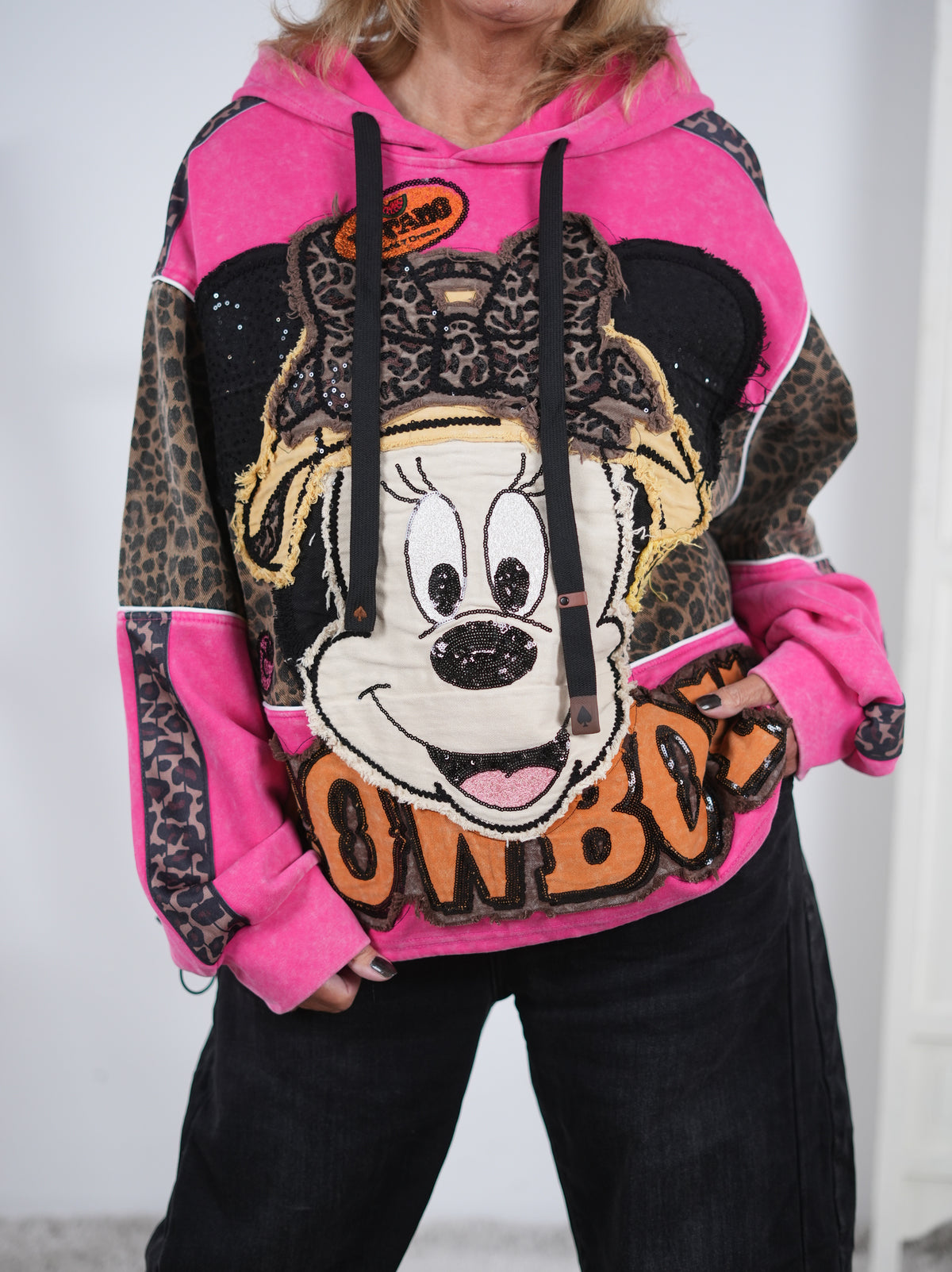 pinker Hoody mit großem Motiv und Pailletten Details