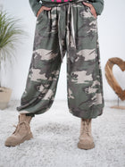 Pumphose im Camo Look mit Schleife