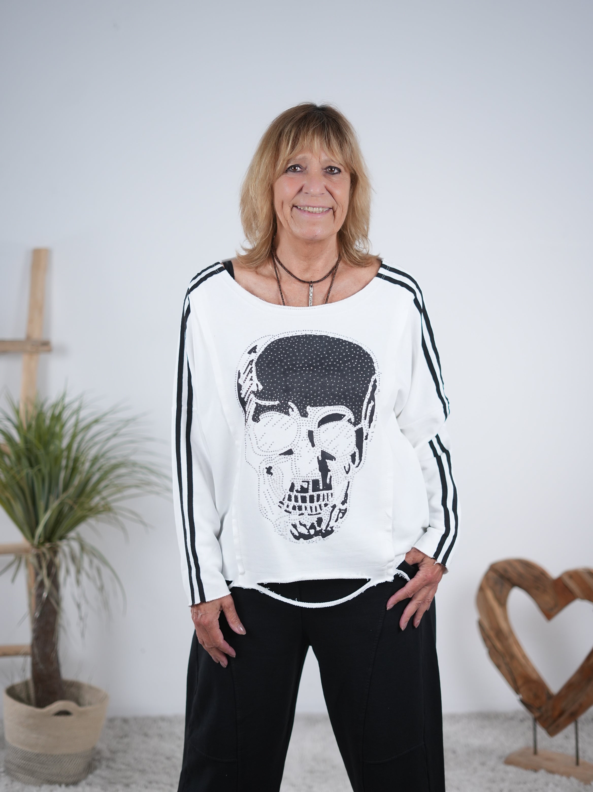 sportliches Sweaty mit Skull Motiv Weiß