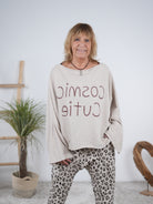 Sweaty-Poncho mit überschnittenem Arm und ausgefranstem Abschlüssen