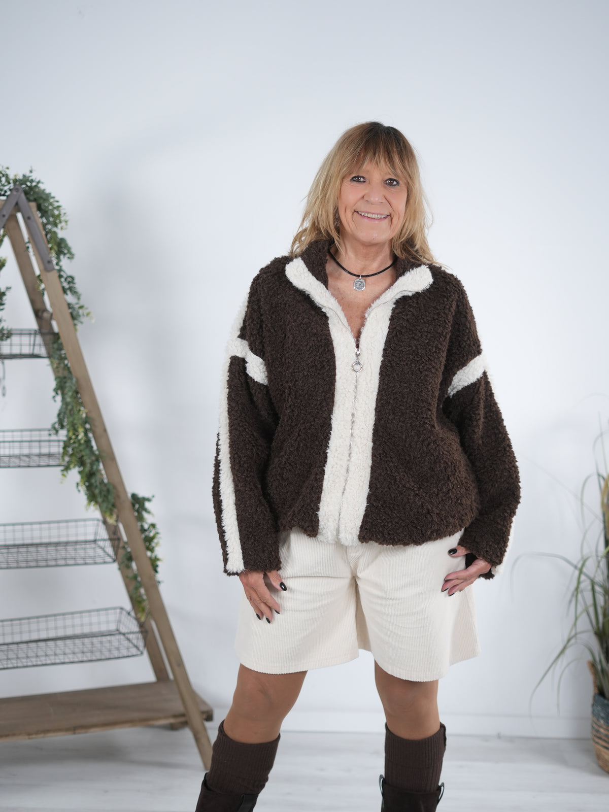 Teddy Jacke mit Reißverschluss und Eingriffstaschen Schoko