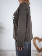 überschnittenes langarm Shirt mit "whatever" Schriftzug