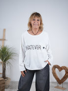 überschnittenes langarm Shirt mit "whatever" Schriftzug Weiß