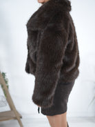 Webpelzjacke mit Knopfleiste und Schalkragen