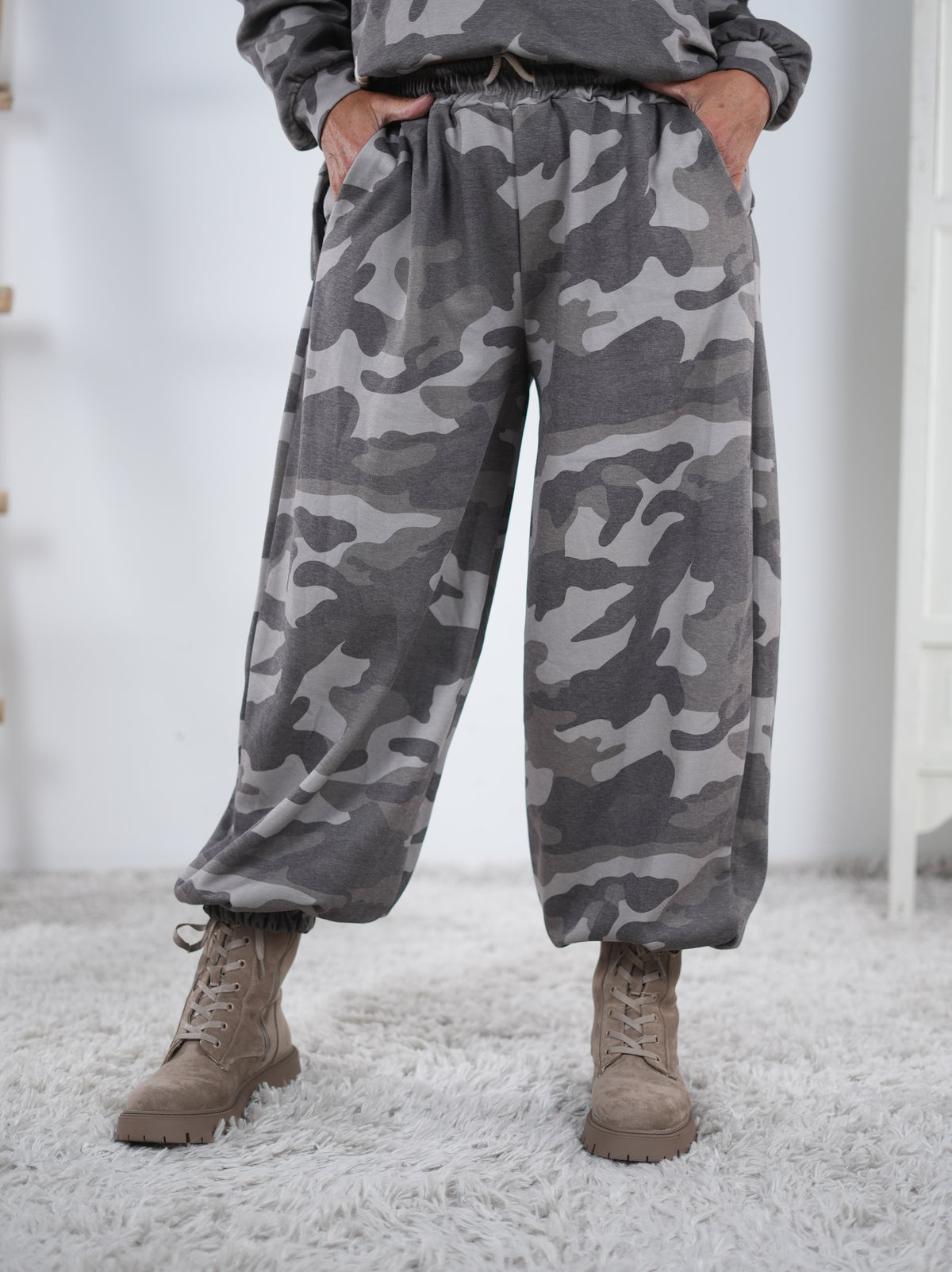 Weiche Pumphose im Camouflage Look