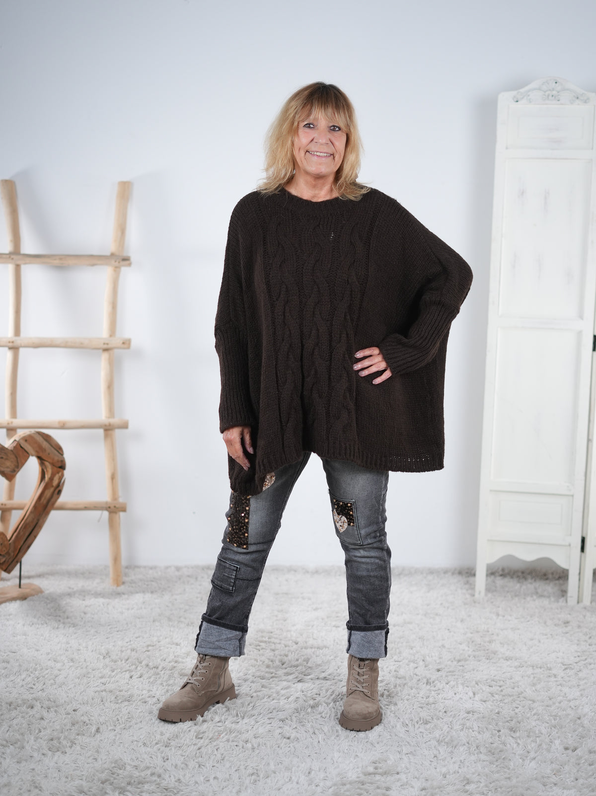 Weicher Strickpullover im Zopfmuster Schoko