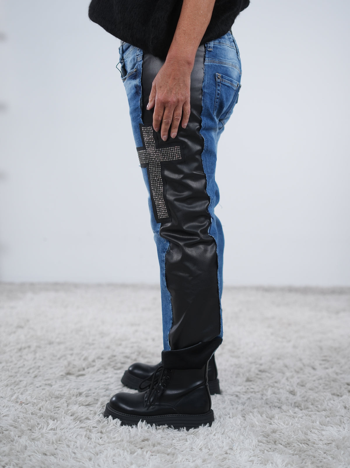 Wide Leg Pants mit Jeans Stoff und Kreuz Patch